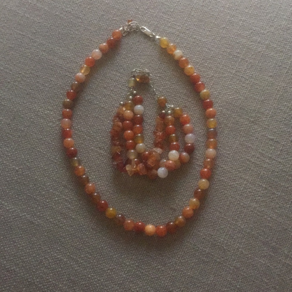 Beautiful necklace and bracket set